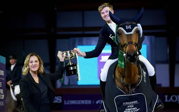 Harry Charles conquista el Gran Premio Casas Novas y lidera la Copa del Mundo Longines FEI